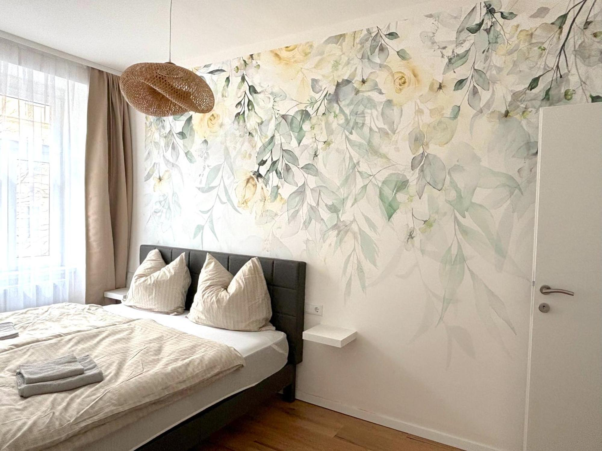 Traumhafte Wohnung Fuer 3, Grosszuegig, Walk In Dusche Виена Екстериор снимка